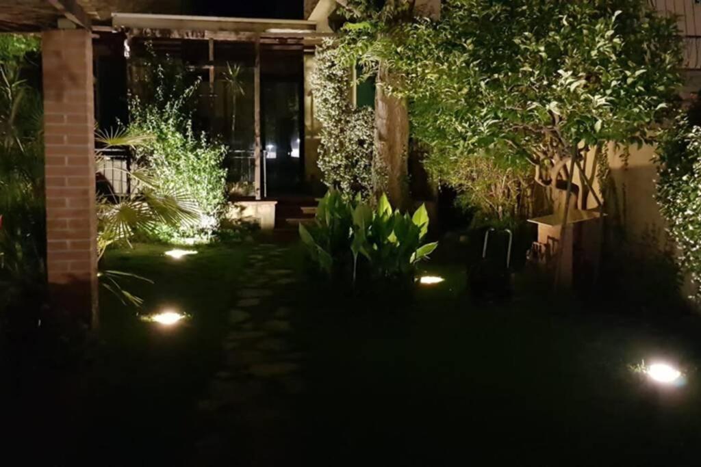 La Casa Con Piscina Riscaldata Interna Anna Luxury Garden Leilighet Pisa Eksteriør bilde