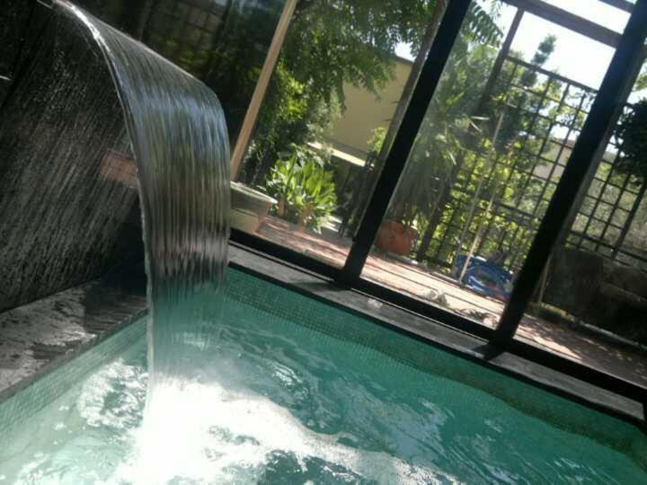 La Casa Con Piscina Riscaldata Interna Anna Luxury Garden Leilighet Pisa Eksteriør bilde